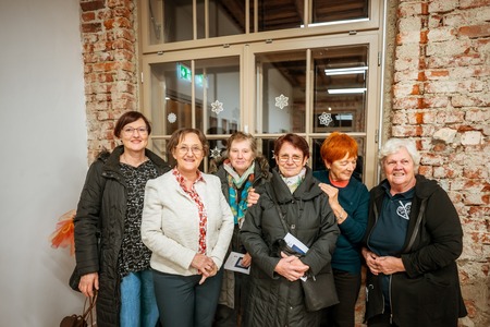 Klekljane čipke Rezke Kordež in Sekcije Lipa Ravne pri Društvu klekljaric Koroške  odprtje občasne razstave (4)